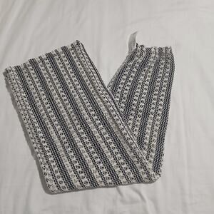 NWT Divided XS Boho Crochet Flower Wide leg pants - shorts lined - black white